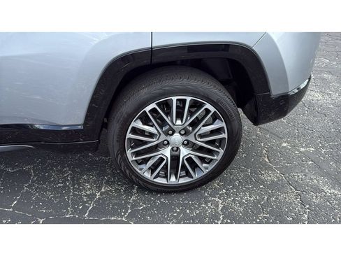 Used 2023 Jeep Compass Limited w/ Elite Group AWD/4WD image 13