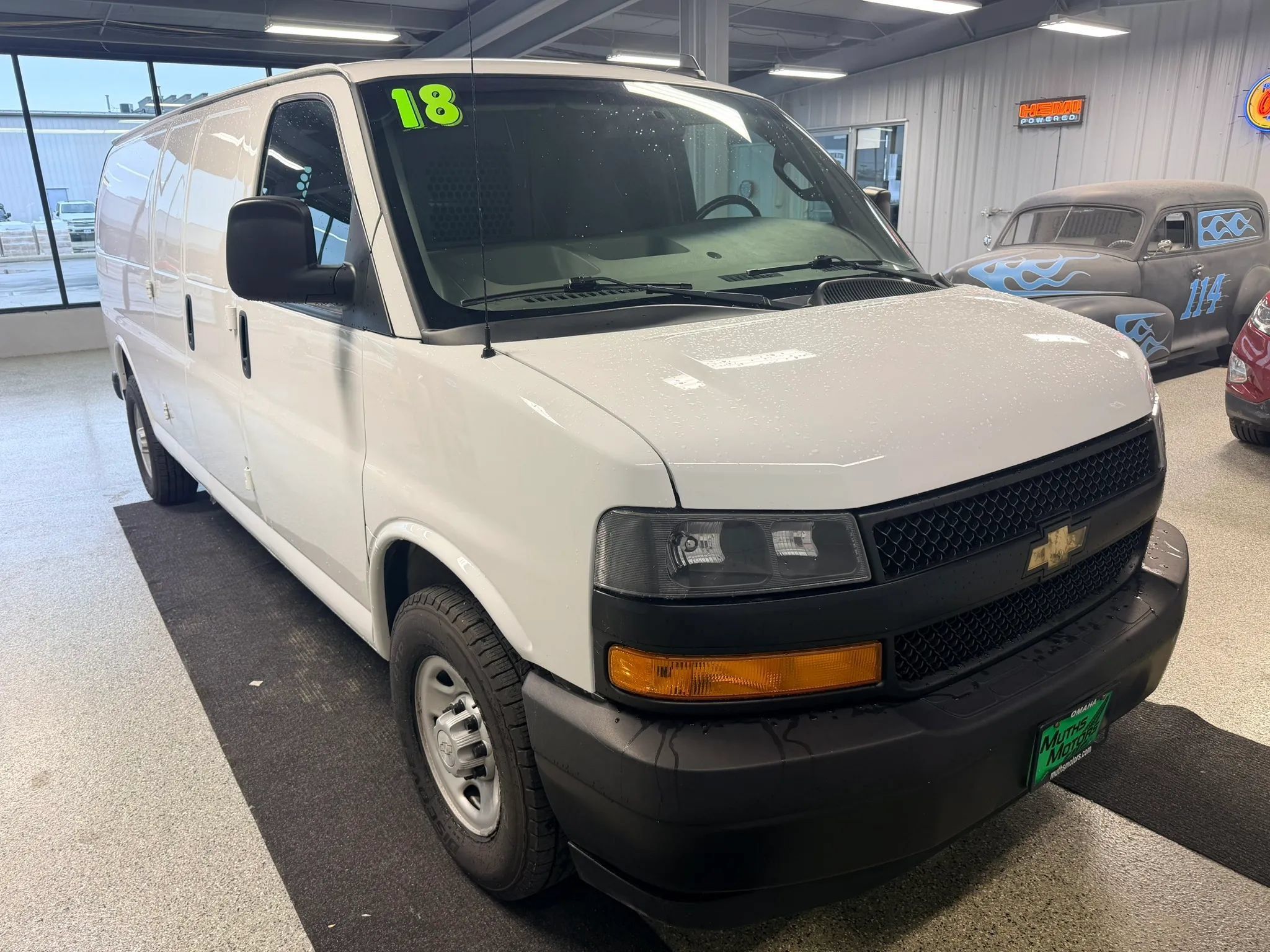 Used 2018 Chevrolet Express 3500 Extended w/ Driver Convenience Package RWD image 2