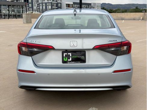 Used 2023 Honda Civic Touring image 7