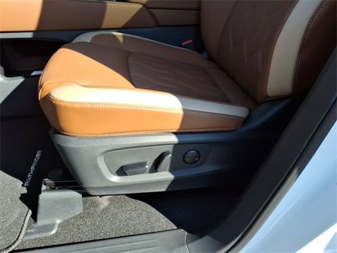 New 2026 Nissan Pathfinder Platinum image 7