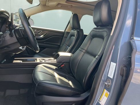 Used 2024 Lincoln Corsair Grand Touring image 11