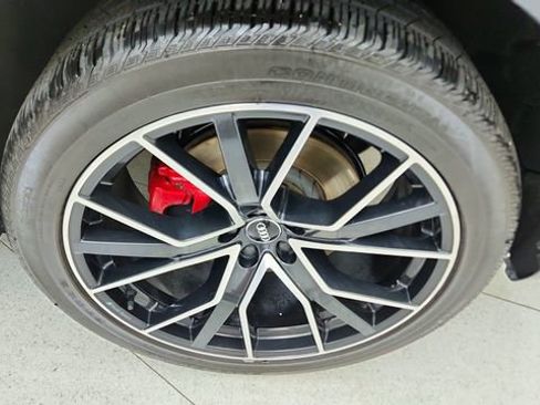 Used 2020 Audi Q8 Prestige w/ Prestige Package image 60