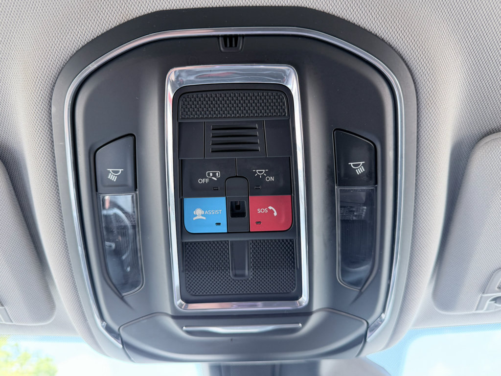 Used 2023 Jeep Grand Cherokee L Laredo RWD image 15
