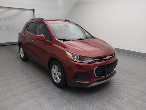 Used 2019 Chevrolet Trax LT w/ LT Convenience Package FWD image 13