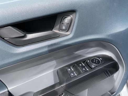 New 2025 Ford Maverick XL image 9