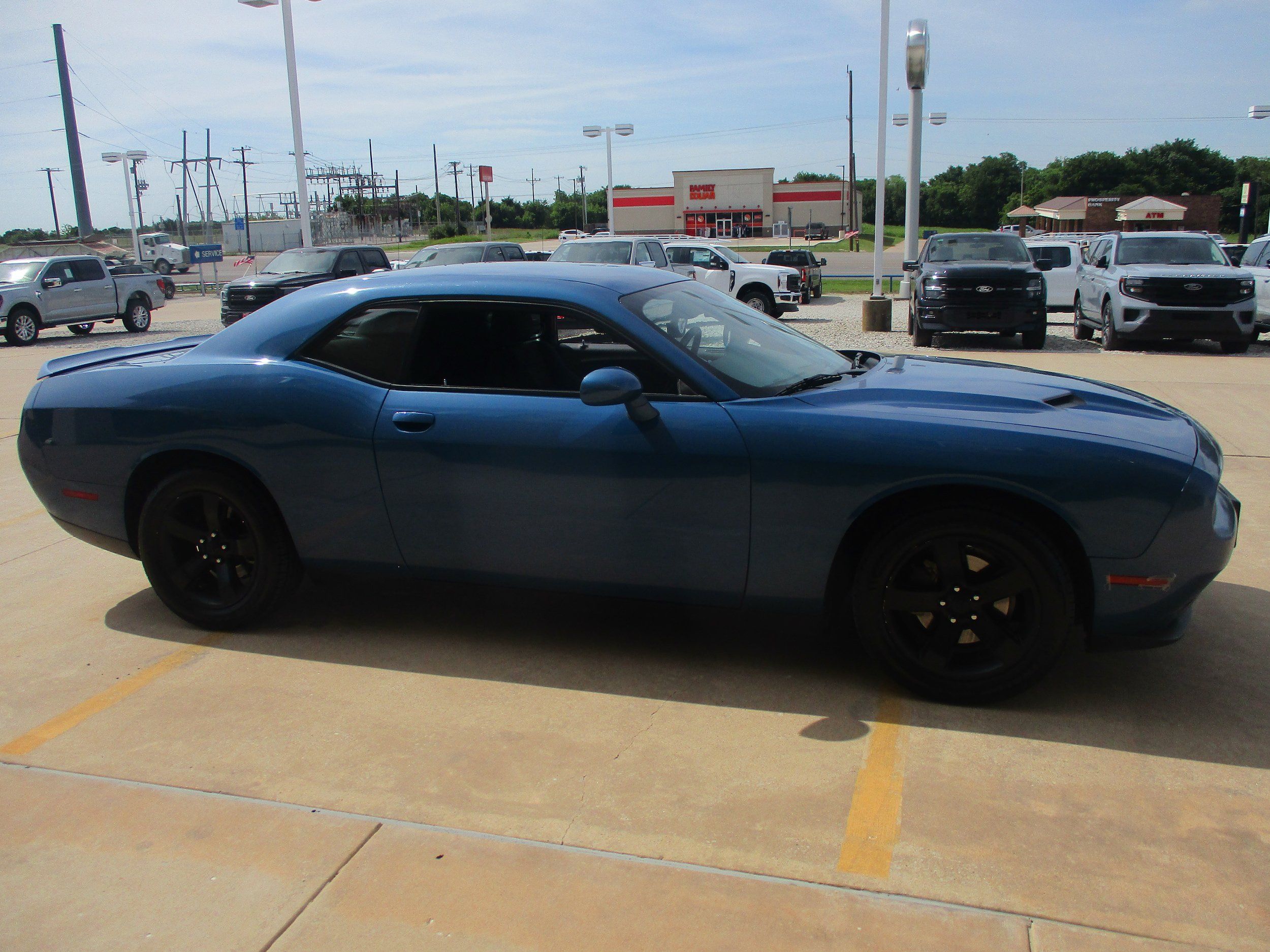 Used 2021 Dodge Challenger SXT RWD image 8
