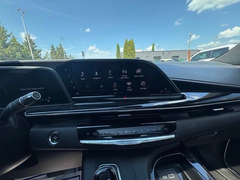 Used 2021 Cadillac Escalade ESV Sport AWD/4WD image 26