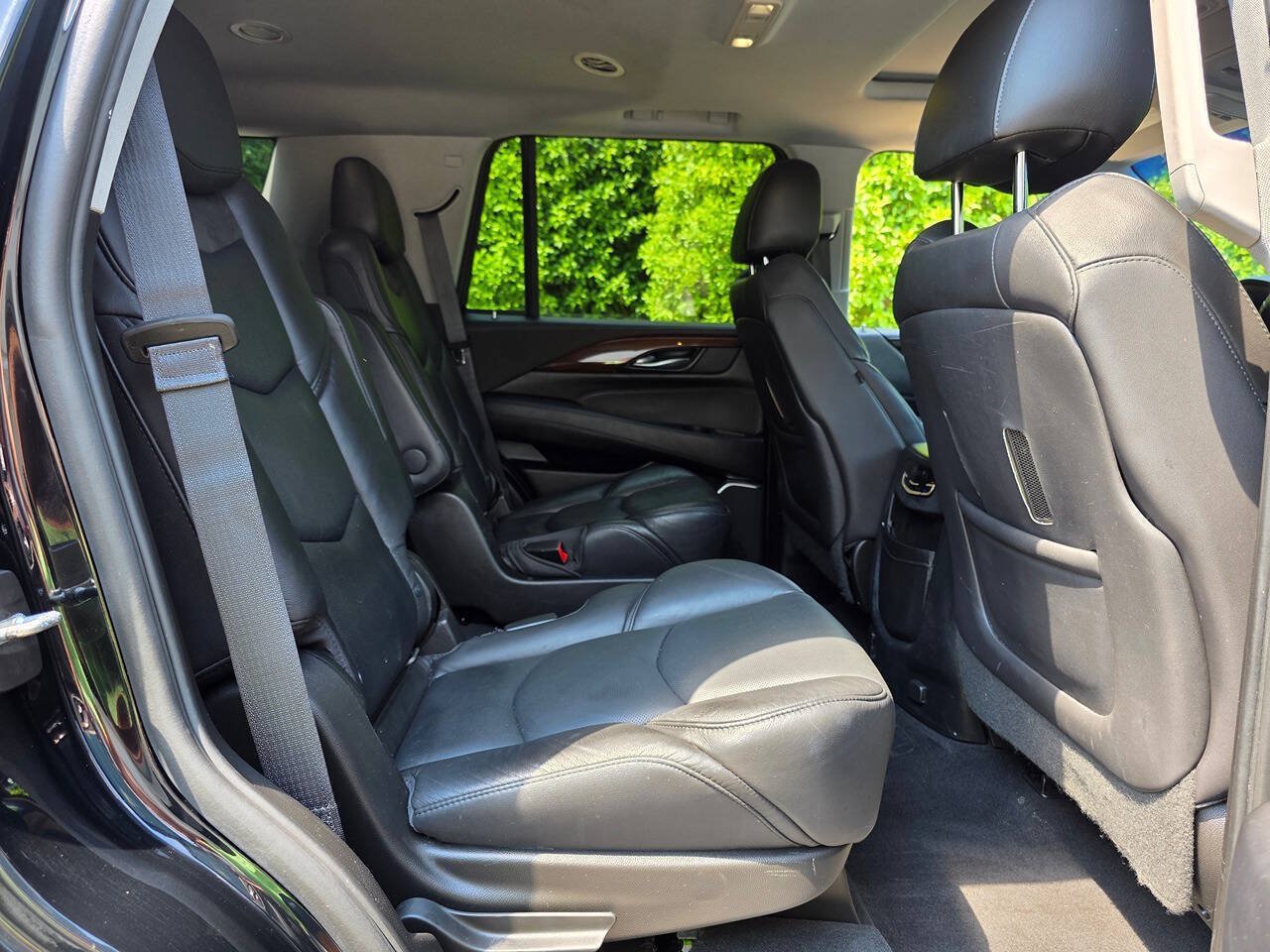 Used 2018 Cadillac Escalade Luxury AWD/4WD image 37