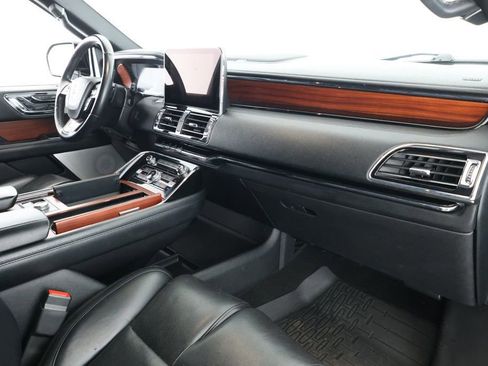 Used 2021 Lincoln Navigator Reserve w/ Luxury Package image 27