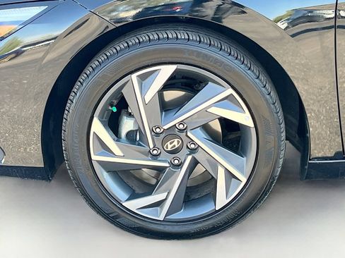 Used 2025 Hyundai Elantra Sport FWD image 28