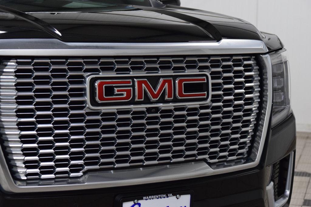 Used 2024 GMC Yukon Denali AWD/4WD image 11