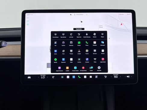 Used 2024 Tesla Model Y Long Range AWD/4WD image 21