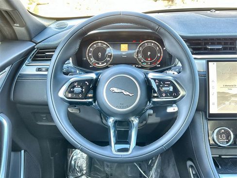 Used 2025 Jaguar F-PACE R-Dynamic S image 21