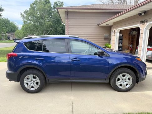 Used 2014 Toyota RAV4 LE AWD/4WD image 8