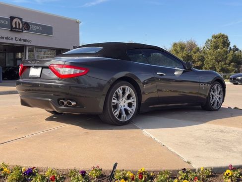 Used 2011 Maserati GranTurismo Convertible image 4