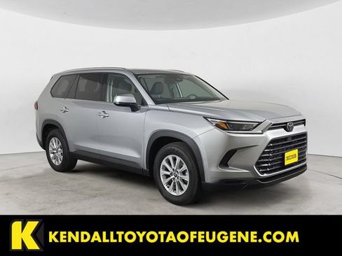 Used 2025 Toyota Grand Highlander AWD image 7