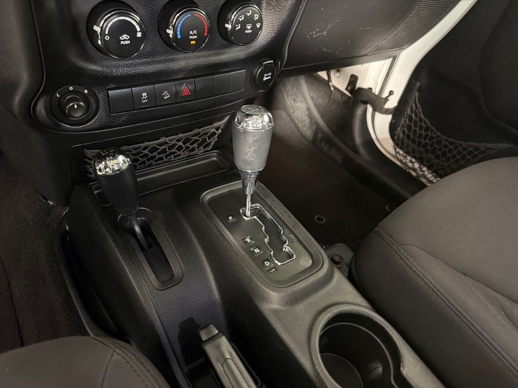 Used 2013 Jeep Wrangler Unlimited Sport AWD/4WD image 16