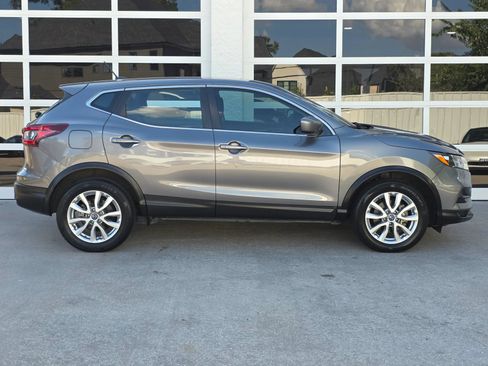 Used 2022 Nissan Rogue Sport S FWD image 3