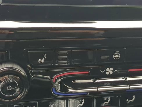 New 2025 Jeep Grand Cherokee Laredo X w/ Luxury Tech Group I image 21