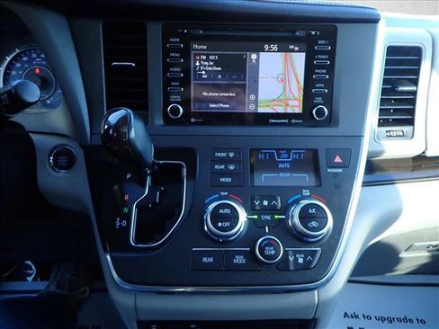 Used 2018 Toyota Sienna XLE Premium image 18