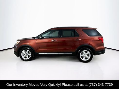 Used 2018 Ford Explorer XLT w/ Equipment Group 201A FWD image 4