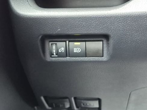 Used 2022 Toyota RAV4 XLE image 17