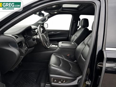 Used 2020 Cadillac Escalade Platinum AWD/4WD image 7