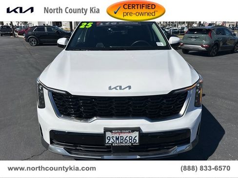 Certified 2025 Kia Sorento S image 2