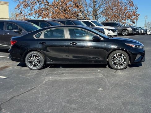 Certified 2023 Kia Forte LXS image 2
