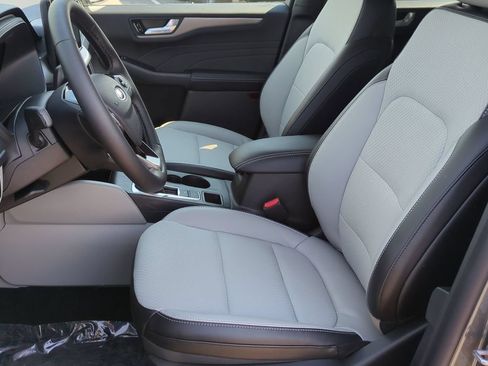 New 2025 Ford Escape SE FWD image 15