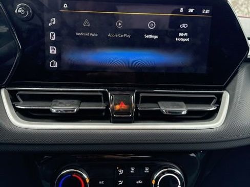 Used 2025 Chevrolet TrailBlazer LT w/ LT Cold Weather Package image 19