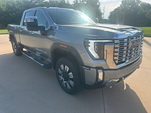 Used 2025 GMC Sierra 2500 Denali AWD/4WD image 8