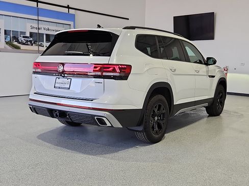 New 2026 Volkswagen Atlas Peak Edition AWD/4WD image 4