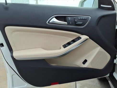 Used 2017 Mercedes-Benz GLA 250 image 11