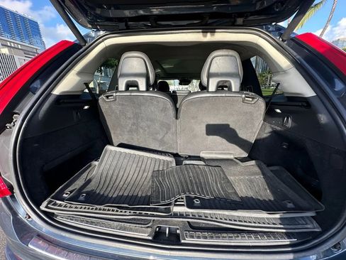 Used 2020 Volvo XC90 T5 Momentum w/ Protection Package Premier image 19