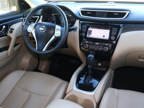 Used 2016 Nissan Rogue SL w/ SL Premium Package image 10