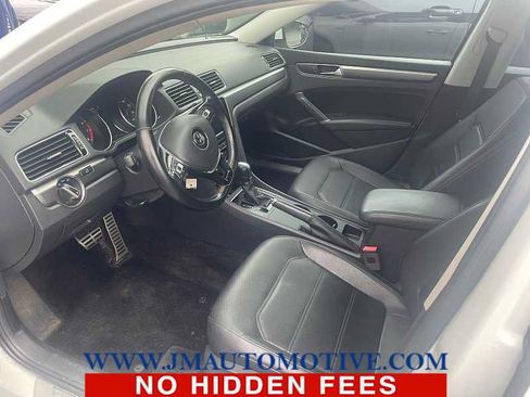 Used 2017 Volkswagen Passat 1.8T R-Line FWD image 2
