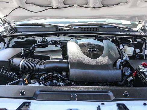 Certified 2022 Toyota Tacoma TRD Sport w/ TRD Premium Sport Package AWD/4WD image 34