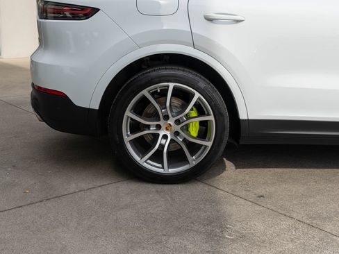 Used 2019 Porsche Cayenne E-Hybrid AWD/4WD image 36
