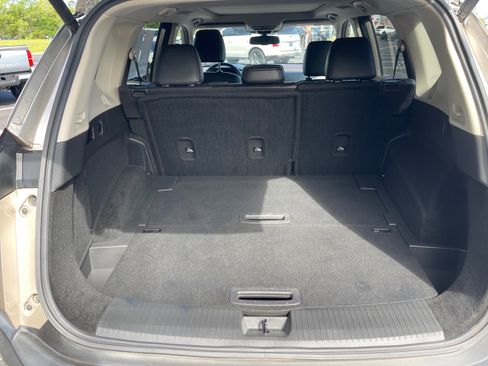 Used 2021 Nissan Rogue Platinum FWD image 16