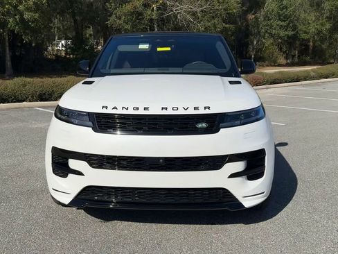 Used 2025 Land Rover Range Rover Sport Dynamic SE image 3