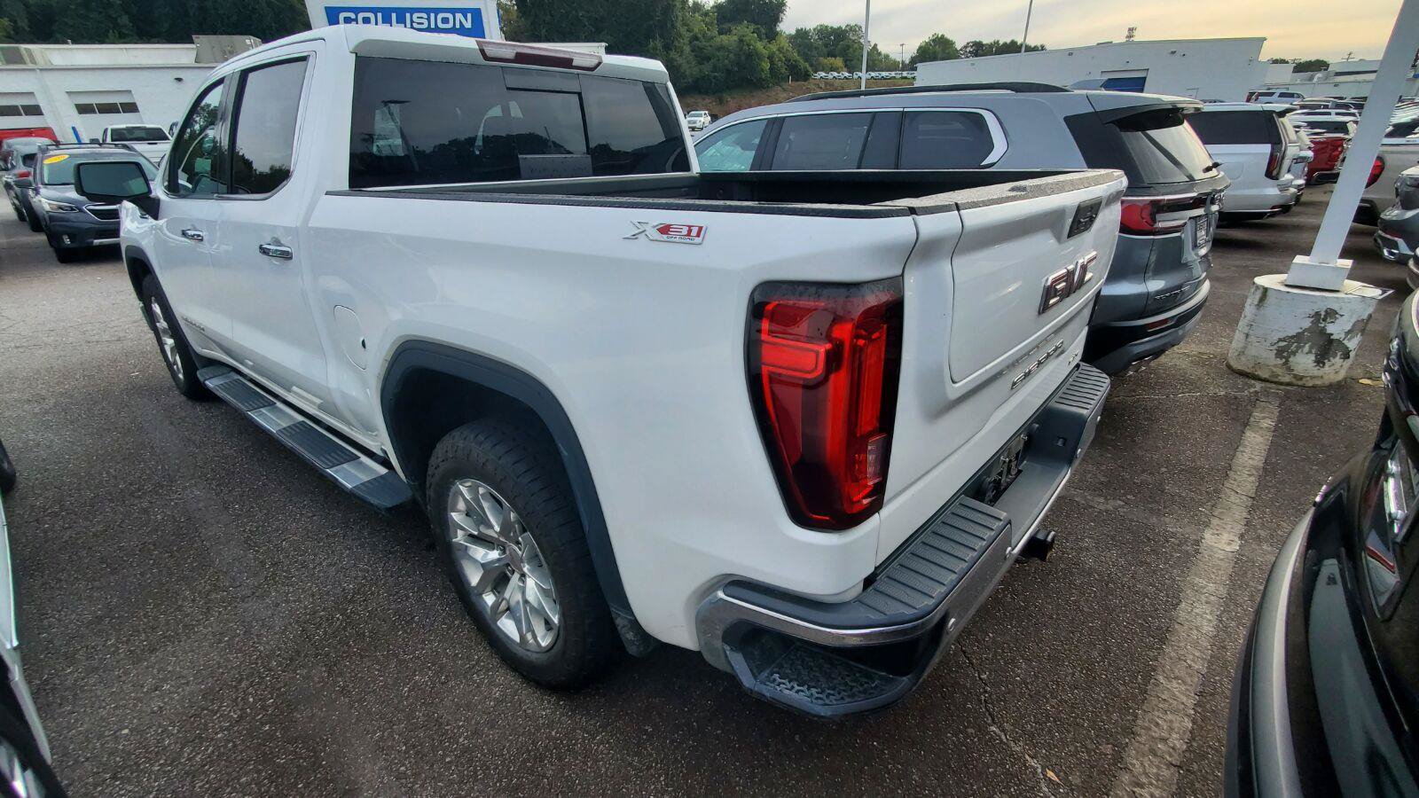 Used 2020 GMC Sierra 1500 SLT w/ SLT Premium Plus Package AWD/4WD image 8
