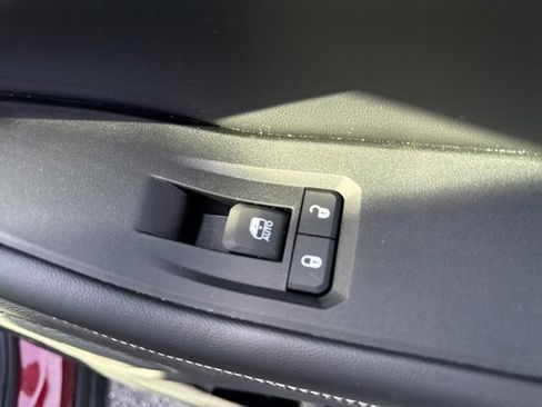 Used 2024 Jeep Grand Cherokee L Limited w/ Black Appearance Package image 19