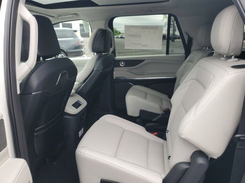 New 2026 Lincoln Navigator L Reserve AWD/4WD image 27