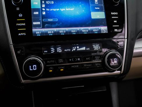 Used 2019 Subaru Outback 2.5i Premium AWD/4WD image 22