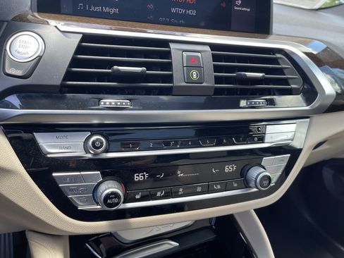 Used 2021 BMW X4 xDrive30i w/ Premium Package AWD/4WD image 14