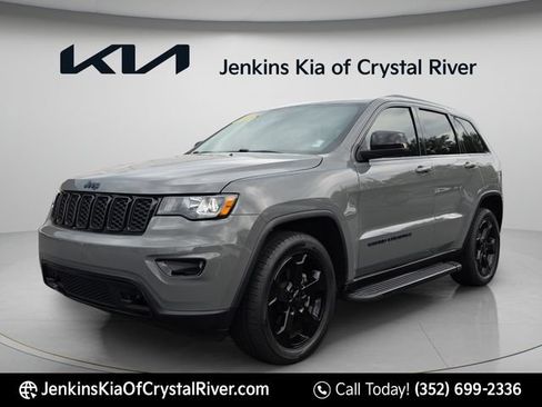 Used 2019 Jeep Grand Cherokee Laredo AWD/4WD image 16
