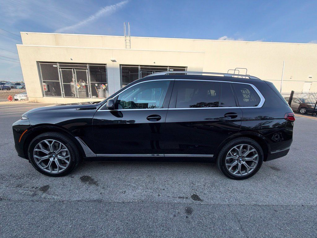 Certified 2023 BMW X7 xDrive40i w/ Premium Package AWD/4WD image 2