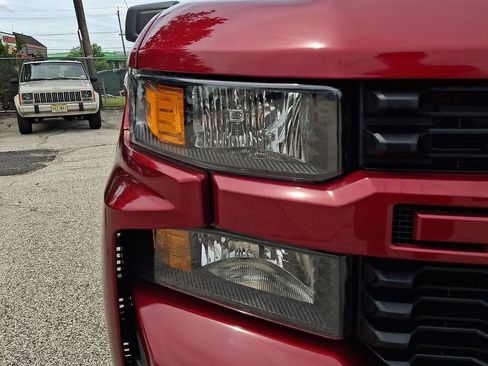 Certified 2020 Chevrolet Silverado 1500 Custom w/ Custom Value Package AWD/4WD image 11