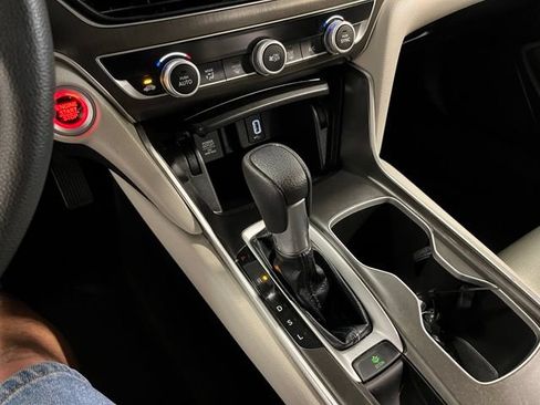 Used 2018 Honda Accord LX image 29